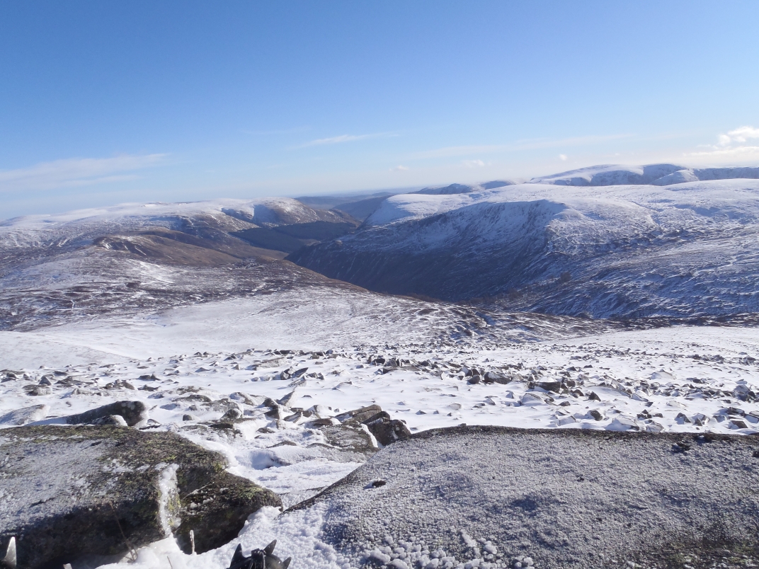 Glas Allt Shiel - Dubh Loch - Broad Cairn - Glas Allt Shiel