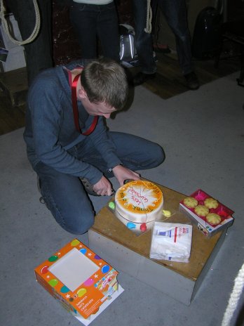 Cutting cake