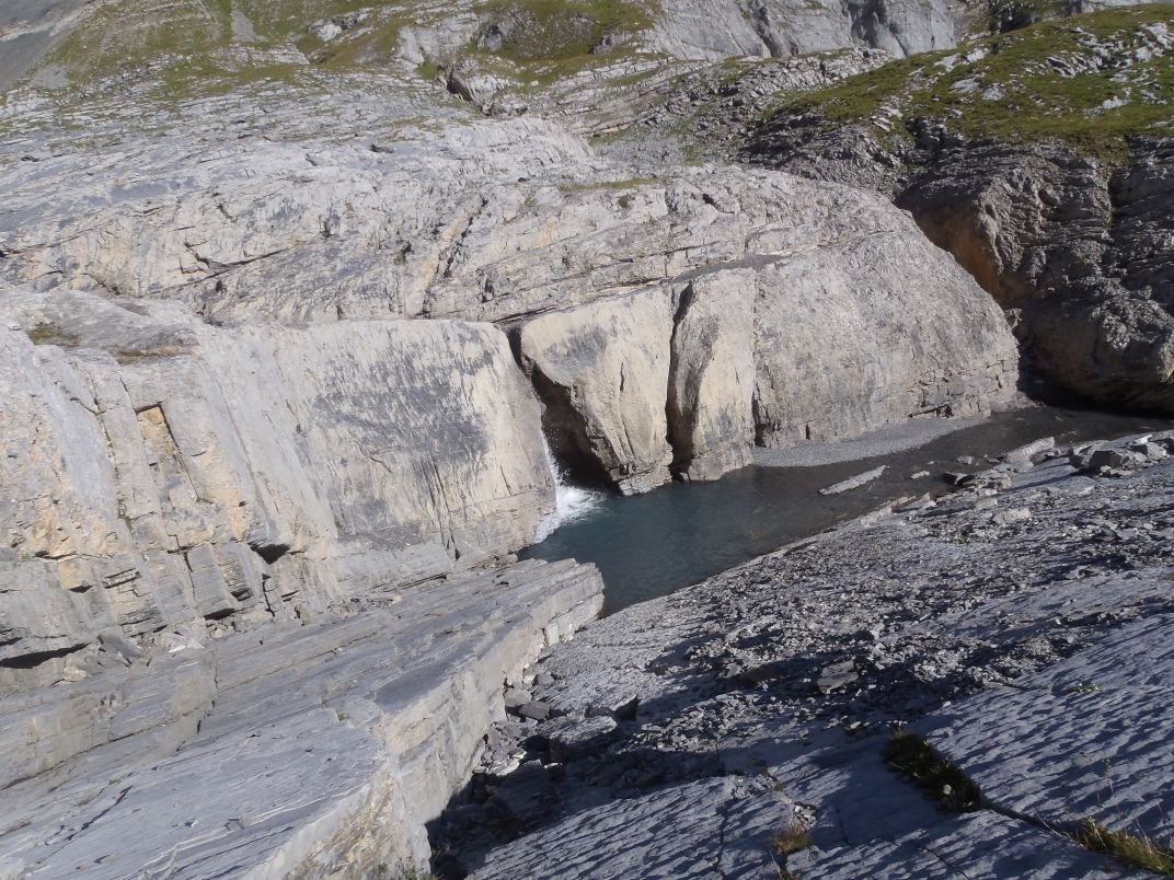 Day 5 - Gemmipass - Lammerenhutte (2502m)