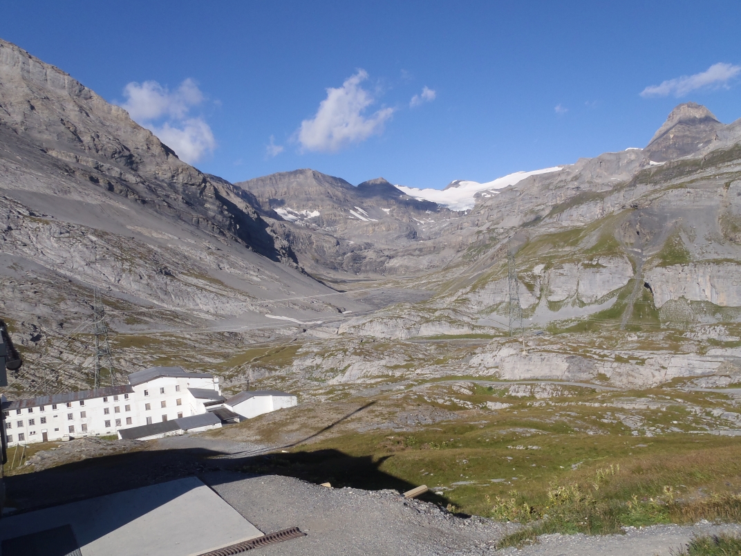 Day 5 - Gemmipass - Lammerenhutte (2502m)