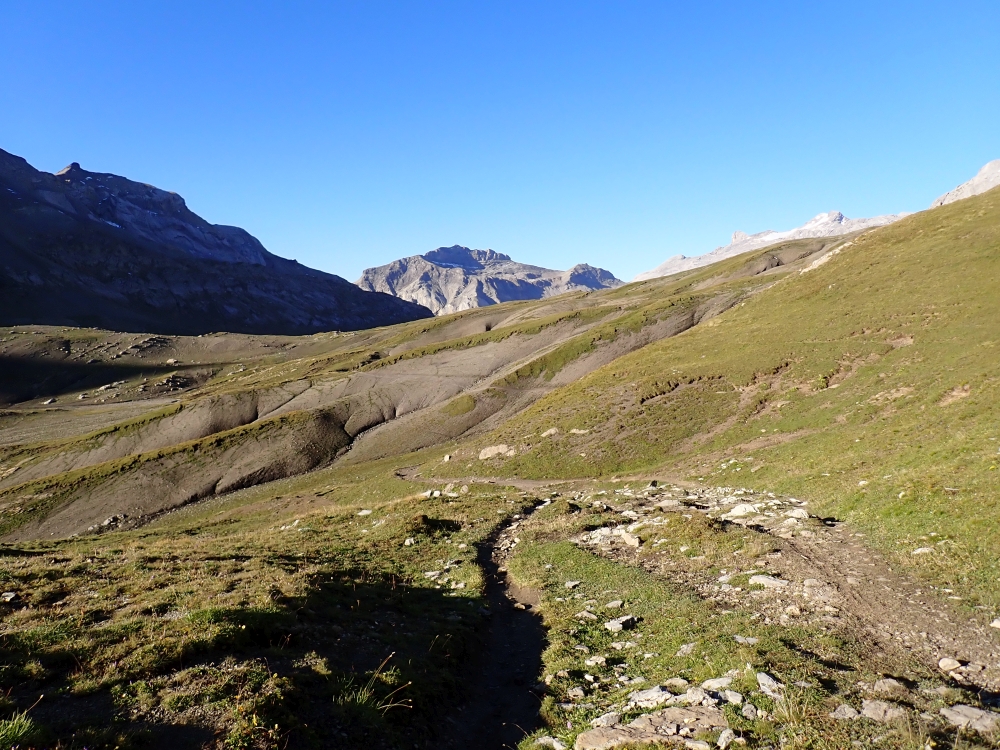 Day 6 - Wildstrubelhutte - Rawlipass - Schnidejoch - Wildhornhutte