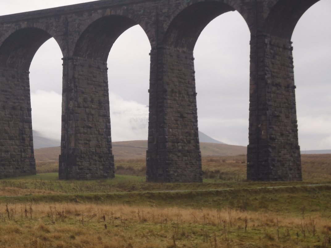 Ribblehead - Whernside - Ingleborough - Ribblehead